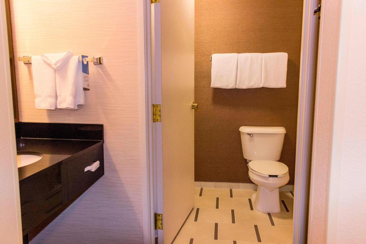 Fairfield Inn Kansas City Downtown/Union Hill Bagian luar foto