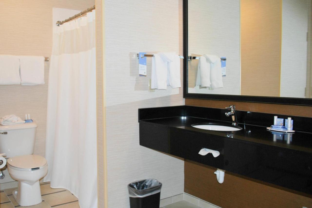 Fairfield Inn Kansas City Downtown/Union Hill Bagian luar foto